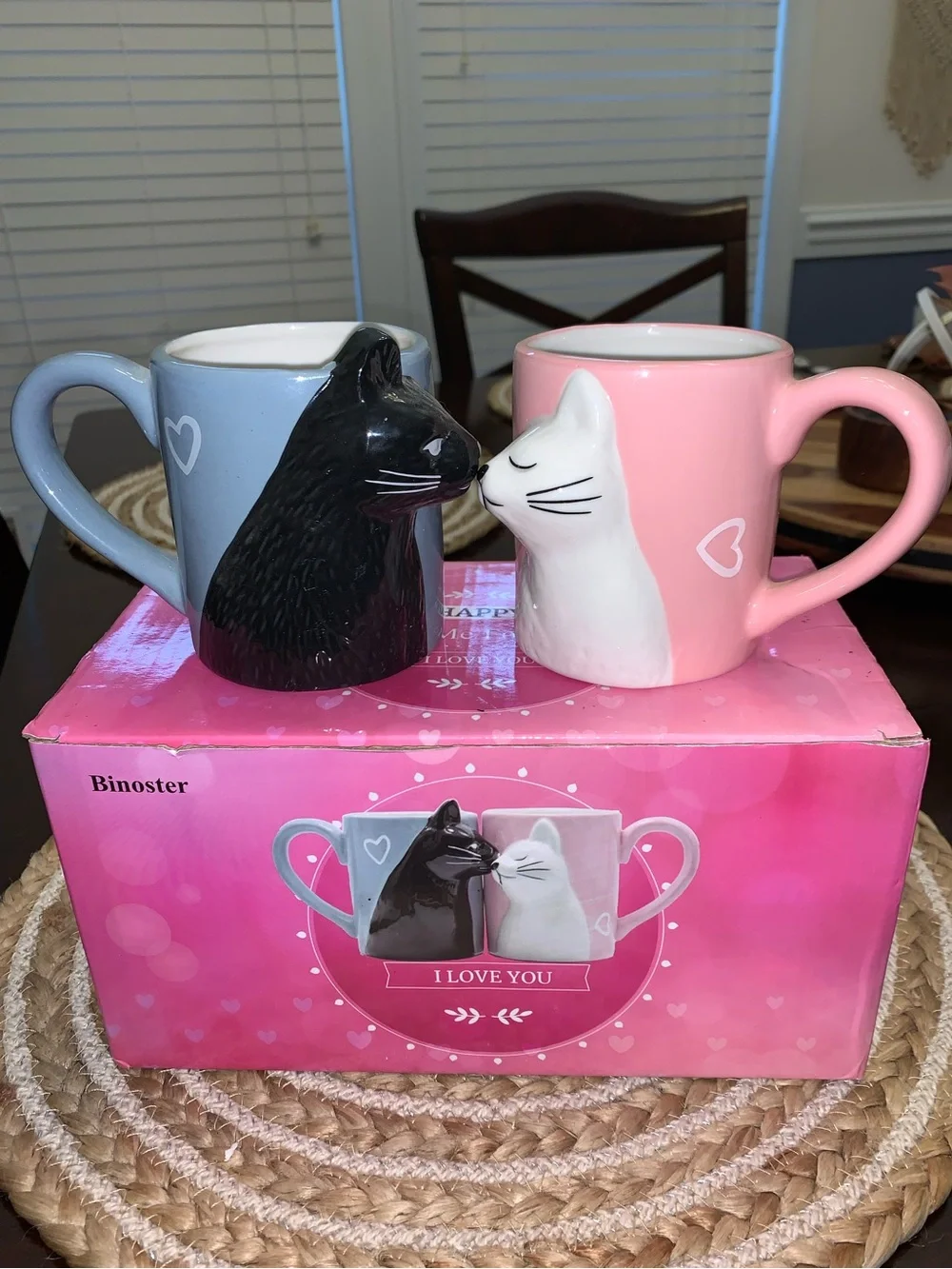 Kiss me forever cat mugs, coffee mugs set of two new in box